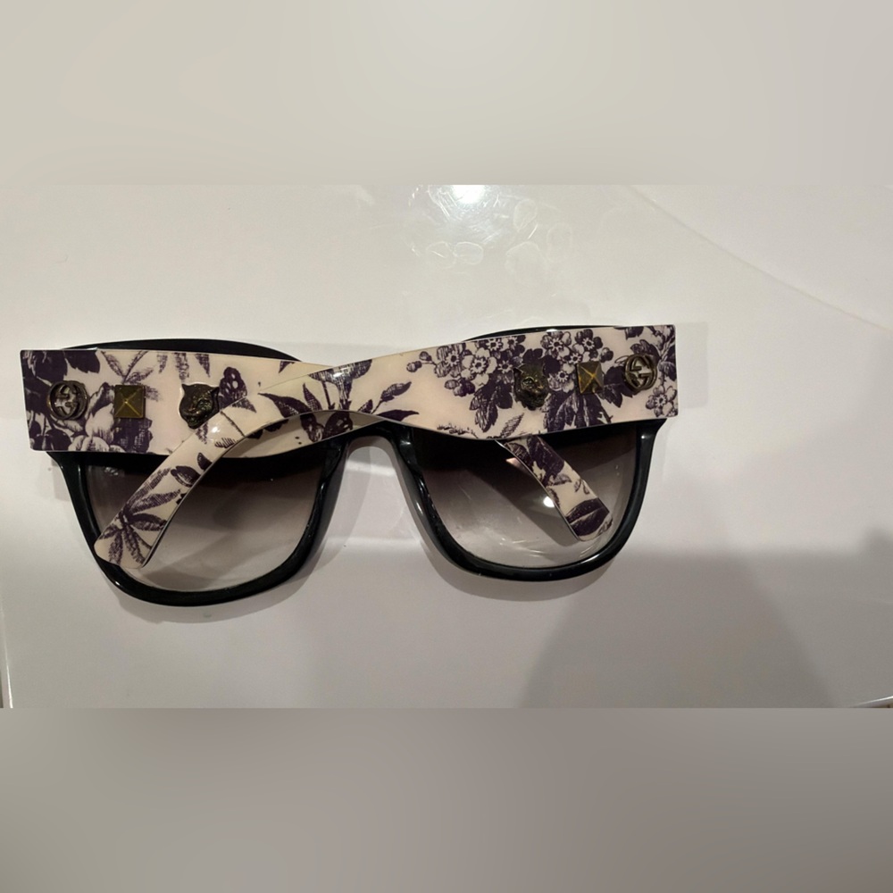 Gucci Floral Sunglasses - Picture 3 of 3